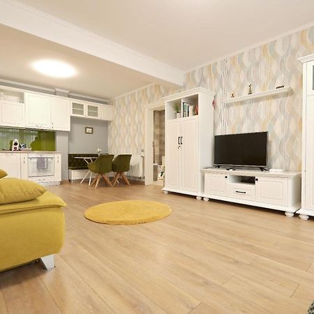 Olivia Studio Oradea Bagian luar foto